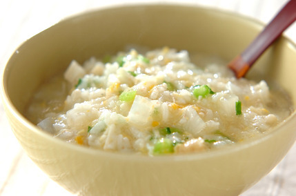 超簡単おかゆ 炊いたご飯から作る基本レシピ だいこんときのこ