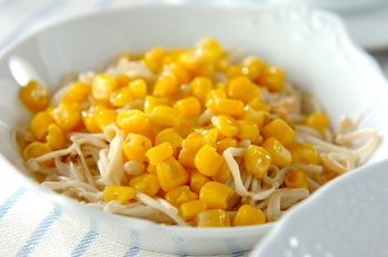 エノキとコーンのバター炒め