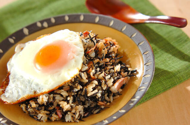 ヒジキとベーコンの和風チャーハン