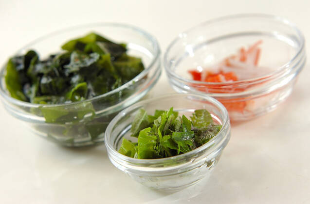 ワカメのゴマ和えの作り方の手順1