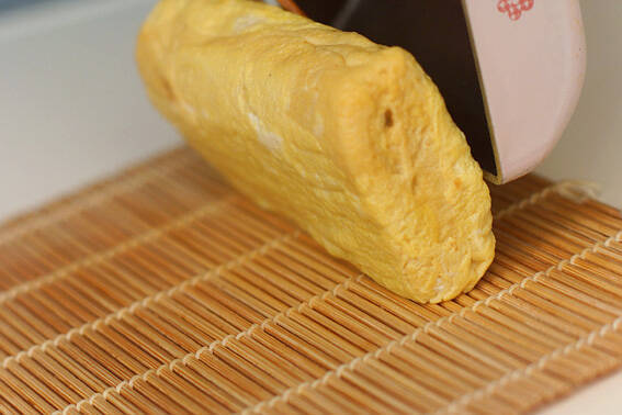 だし巻き卵の作り方の手順4