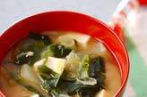 豆腐とワカメのみそ汁
