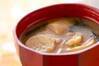 油揚げと麩のみそ汁の作り方の手順