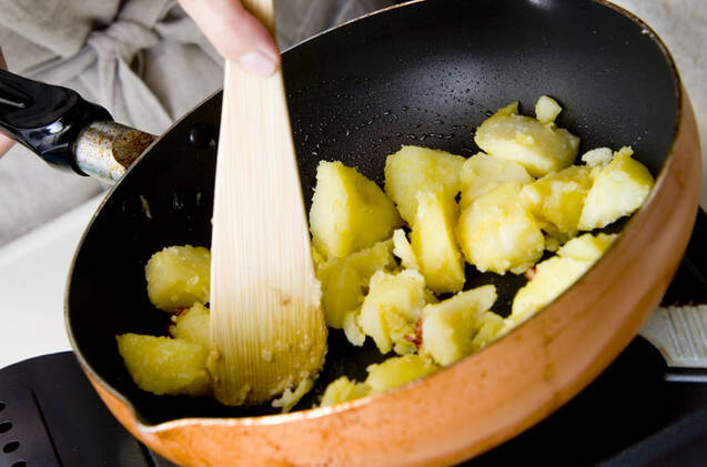 タコじゃが温サラダの作り方の手順2