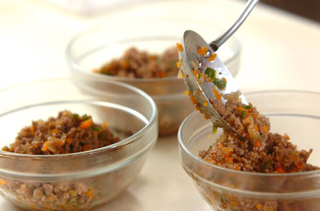 冷凍保存できる、野菜たっぷり万能肉そぼろの作り方の手順4