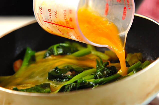 ホウレン草と豚バラの卵とじの作り方の手順2