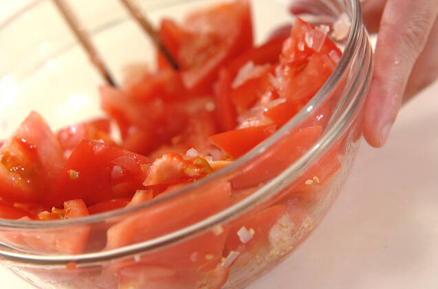 トマトサラダらっきょうドレッシングの作り方の手順2