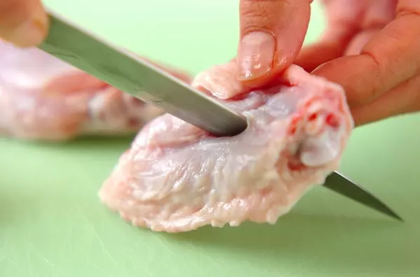 手羽先の豆乳スープの下準備1