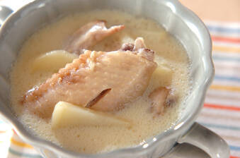 手羽先の豆乳スープ