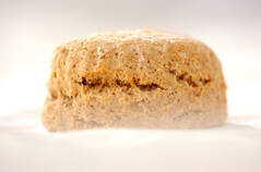 きな粉と黒みつの全粒粉スコーン