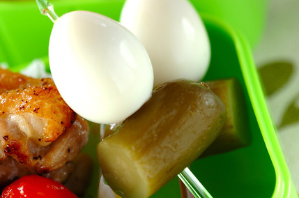 ウズラとピクルス