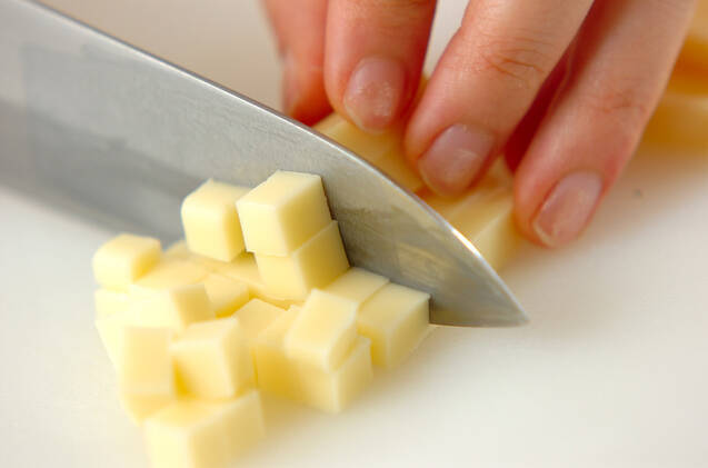 コーンとチーズのひとくち春巻きの作り方の手順1