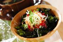 大根とワカメの梅サラダ