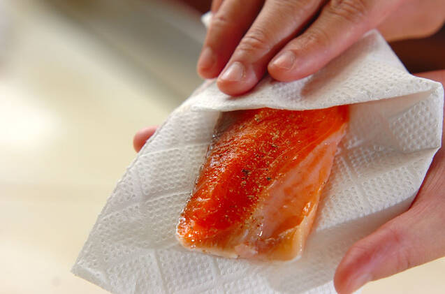 フライパンでアクアパッツァ風ホイル焼きの作り方の手順1