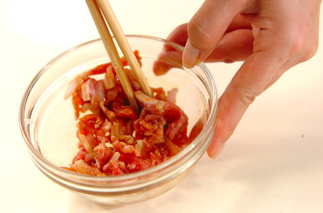 豚肉入り卵焼きの作り方の手順1