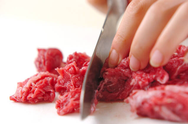 牛肉の佃煮の作り方の手順1