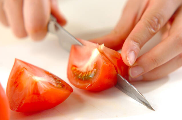 トマトのみそスープの作り方の手順1