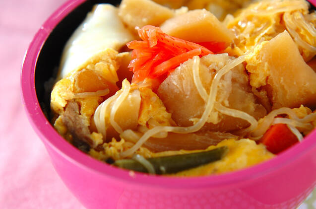 肉ジャガ卵とじ丼