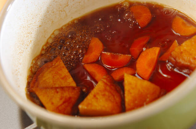 さつま揚げとニンジンの煮物の作り方の手順2