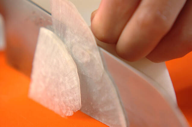 大根とサキイカの梅肉和えの作り方の手順1