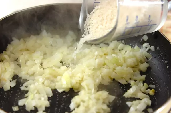 カキのトマトリゾットの作り方1