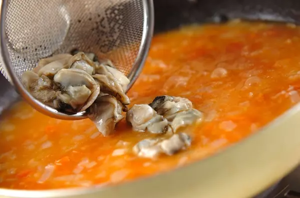 カキのトマトリゾットの作り方4