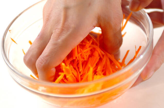 ニンジンサラダの作り方の手順2
