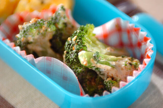 ブロッコリーのゴママヨ和え