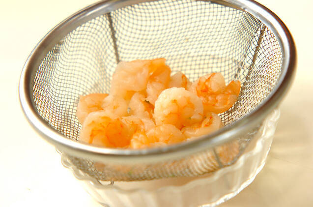 ブロッコリーと小エビのサラダの作り方の手順2