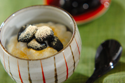 ヨーグルトの黒豆きな粉