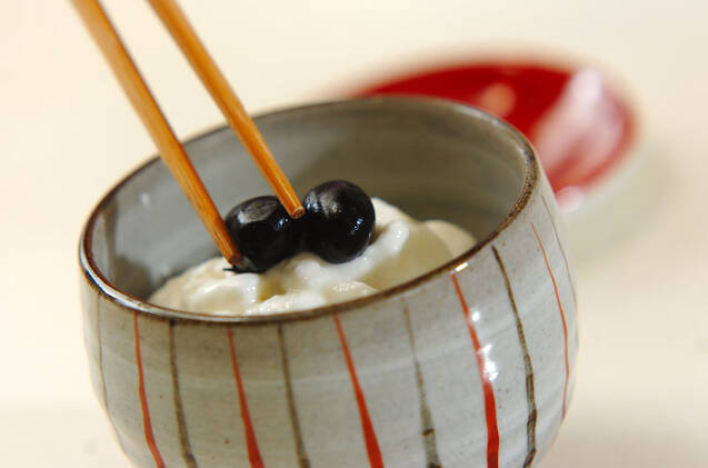 ヨーグルトの黒豆きな粉の作り方の手順2