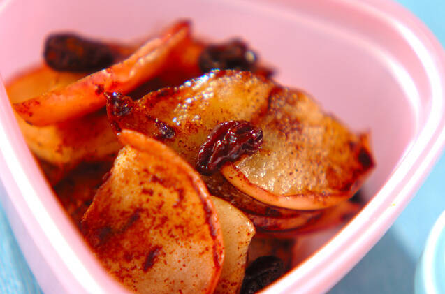 リンゴとレーズンのシナモンソテー