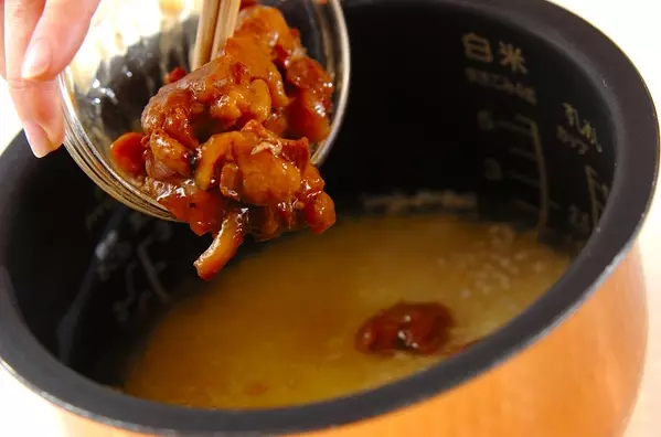 焼き鳥缶の炊き込みご飯の作り方1