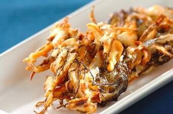 沖縄の味!サクサクもずくの天ぷら