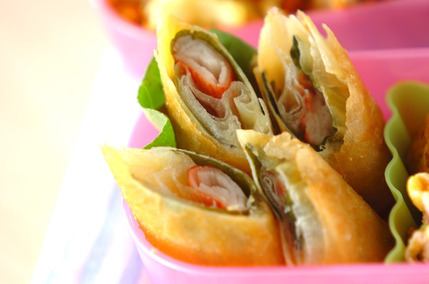 カニ風味カマボコの春巻き