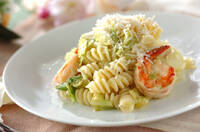 春キャベツとエビのフジッリ