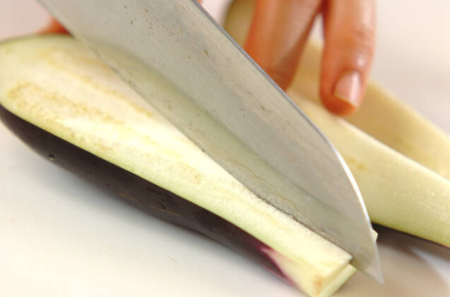 ご飯がすすむ！なすの味噌炒め 大量消費にもおすすめの作り方の手順1