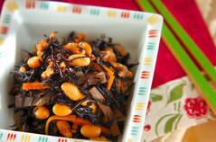 しっかり味がしみている ひじきの煮物 常備菜の定番 by杉本 亜希子さん