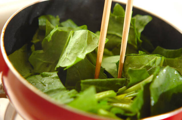 青菜のピリ辛塩炒めの作り方の手順2