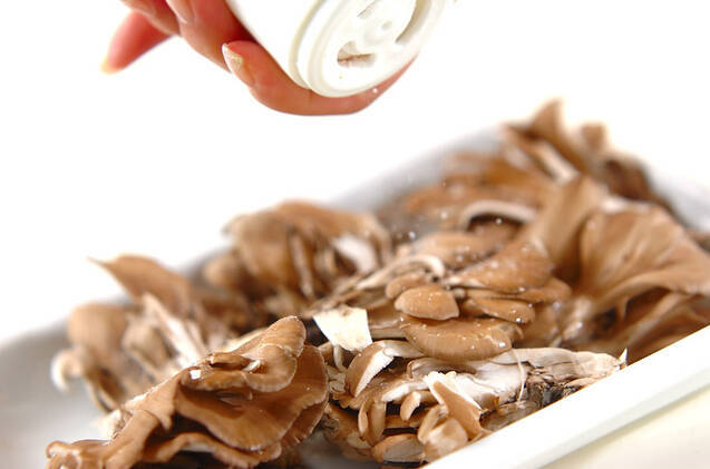 マイタケのゴマみそ和えの作り方の手順4