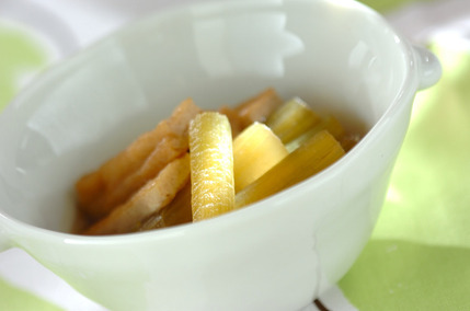 昔ながらの定番 フキと油揚げの煮物