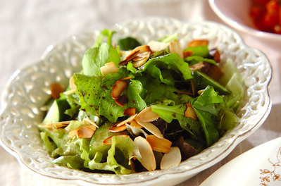 バルサミコドレッシングがけグリーンサラダ 副菜 のレシピ 作り方 E レシピ 料理のプロが作る簡単レシピ