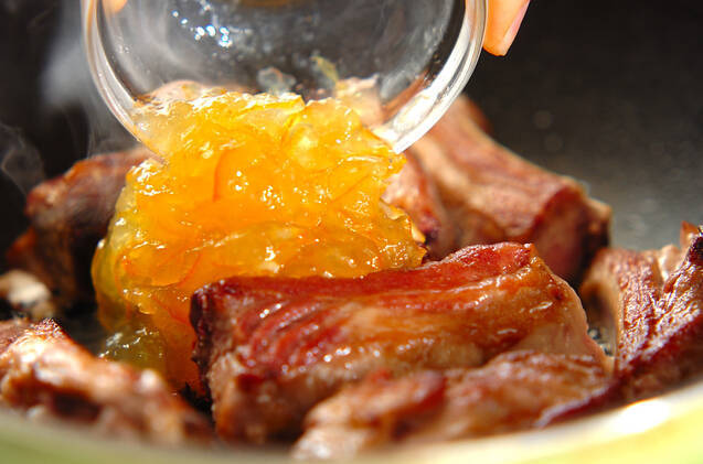 骨付き豚バラ肉のママレード煮の作り方の手順4