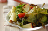 サラミとリンゴのサラダ 副菜 レシピ 作り方 E レシピ 料理のプロが作る簡単レシピ