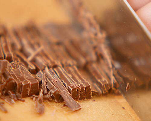 白と黒の生チョコレートの作り方の手順2