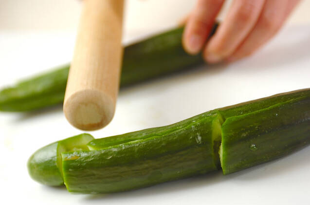 あともう一皿に！キュウリと大根のゴママヨ和えの作り方の手順1