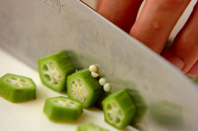 オクラともずくのみそ汁の作り方の手順1