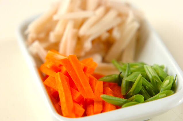 レンコンのオイスター炒めの作り方の手順1