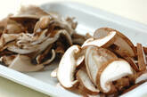 キノコのみぞれ和えの下準備1