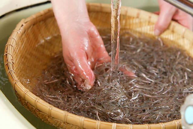 いかなごのくぎ煮の作り方の手順1